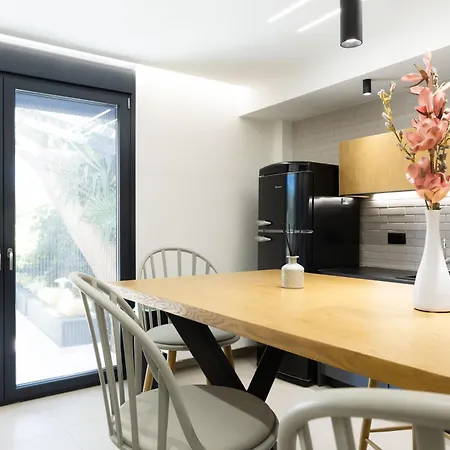 Malvina Homes Картерос