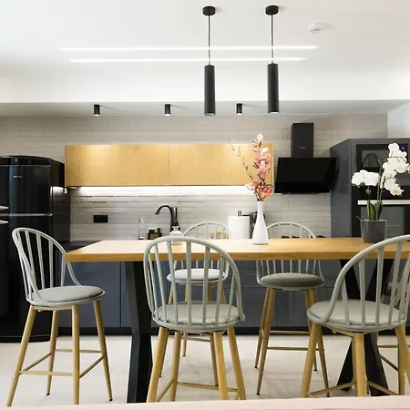 Malvina Homes Картерос